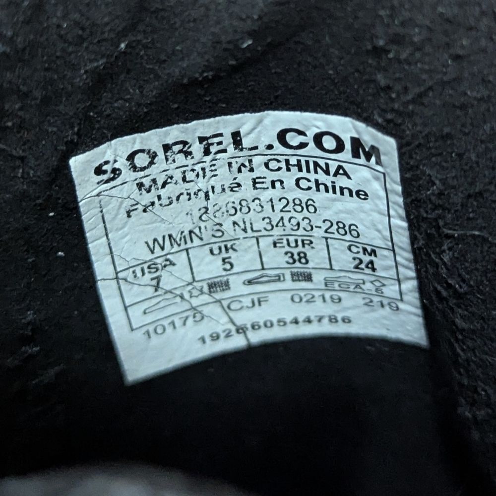 Sorel Joan of Arctic Wedge II Chelsea Boots in Nubuck! - Picture 12 of 13